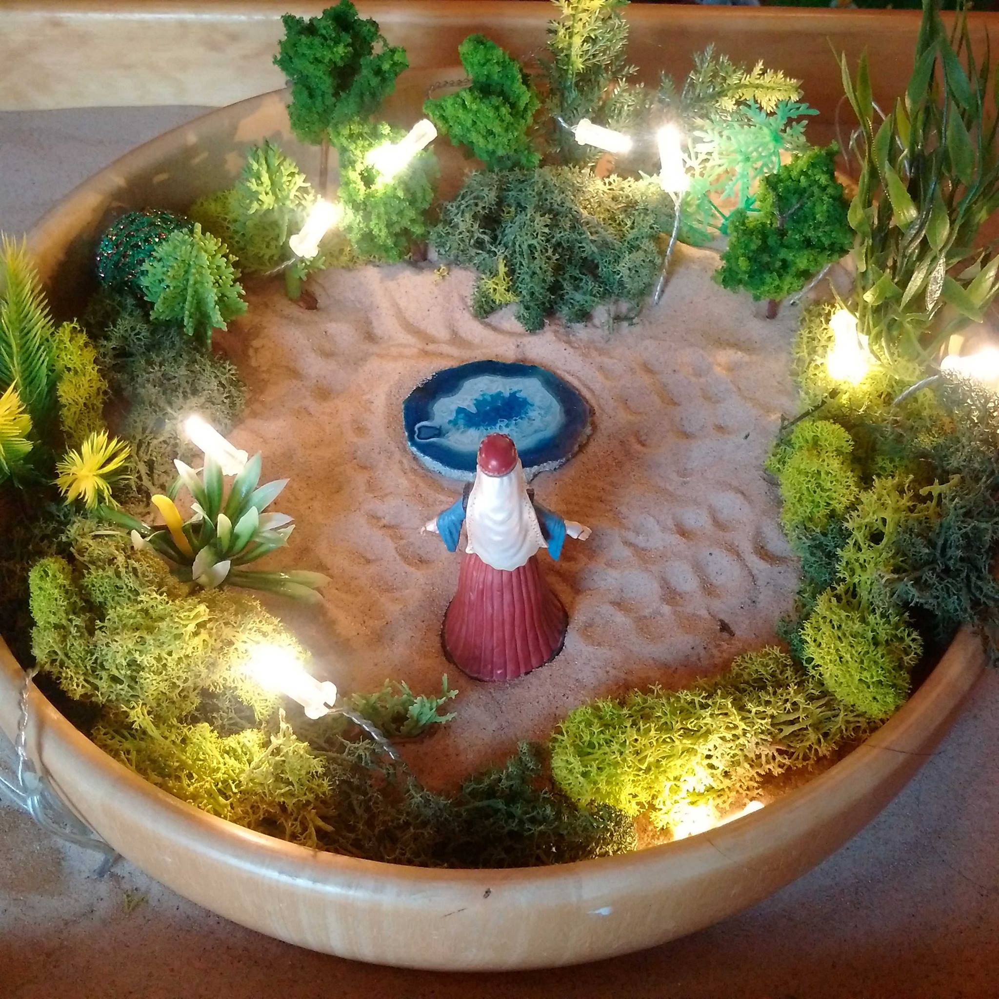 Sandtray \'Glowworms in the Wood\'