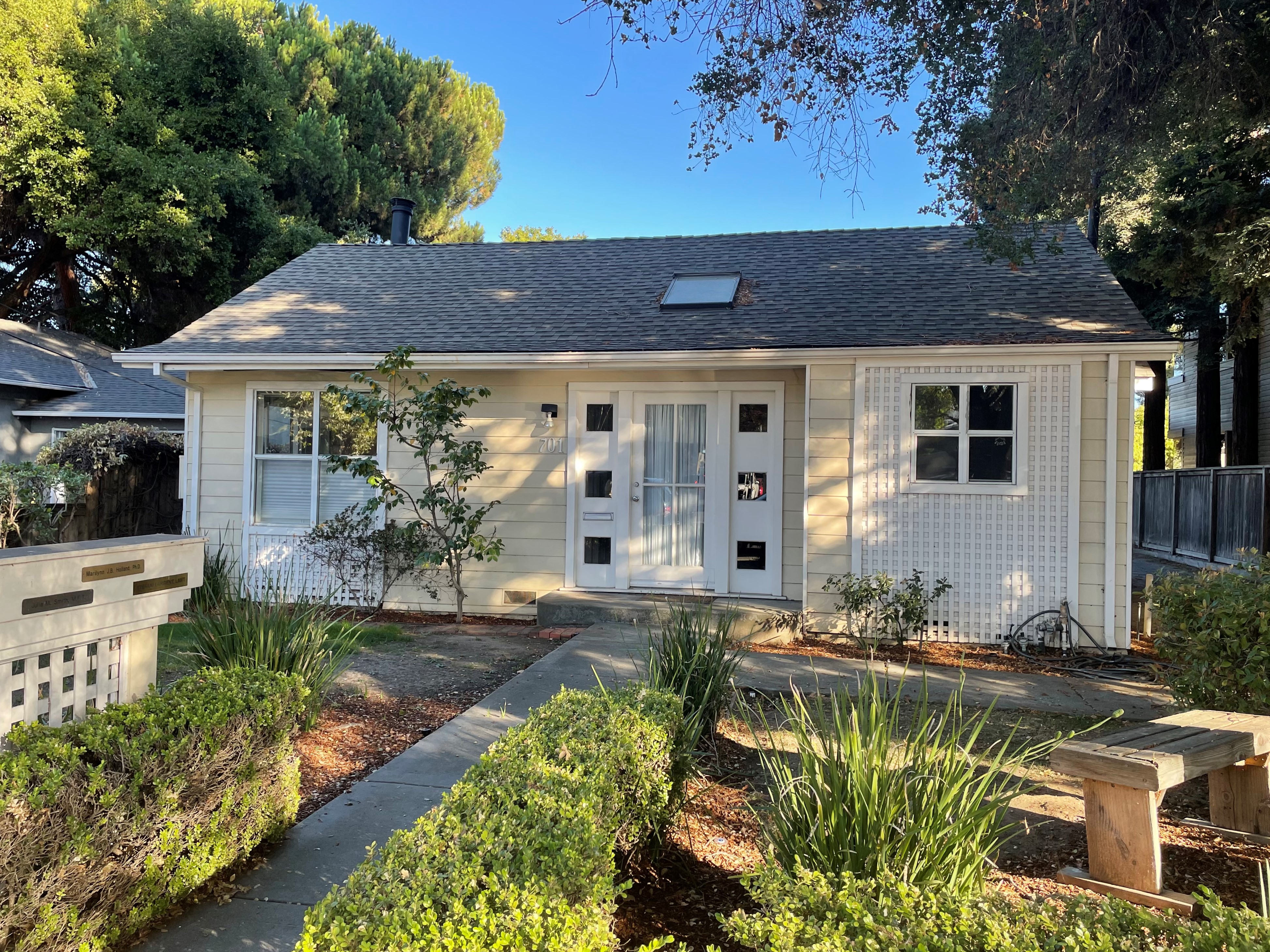 Stefani Largent, MA, LMFT Psychotherapy & Counseling for Women & Individuals  701 Menlo Ave. Menlo Parrgent, MA, LMFT Psychotherapy & Counseling for Women & Individuals  701 Menlo Ave. Menlo Park, CA