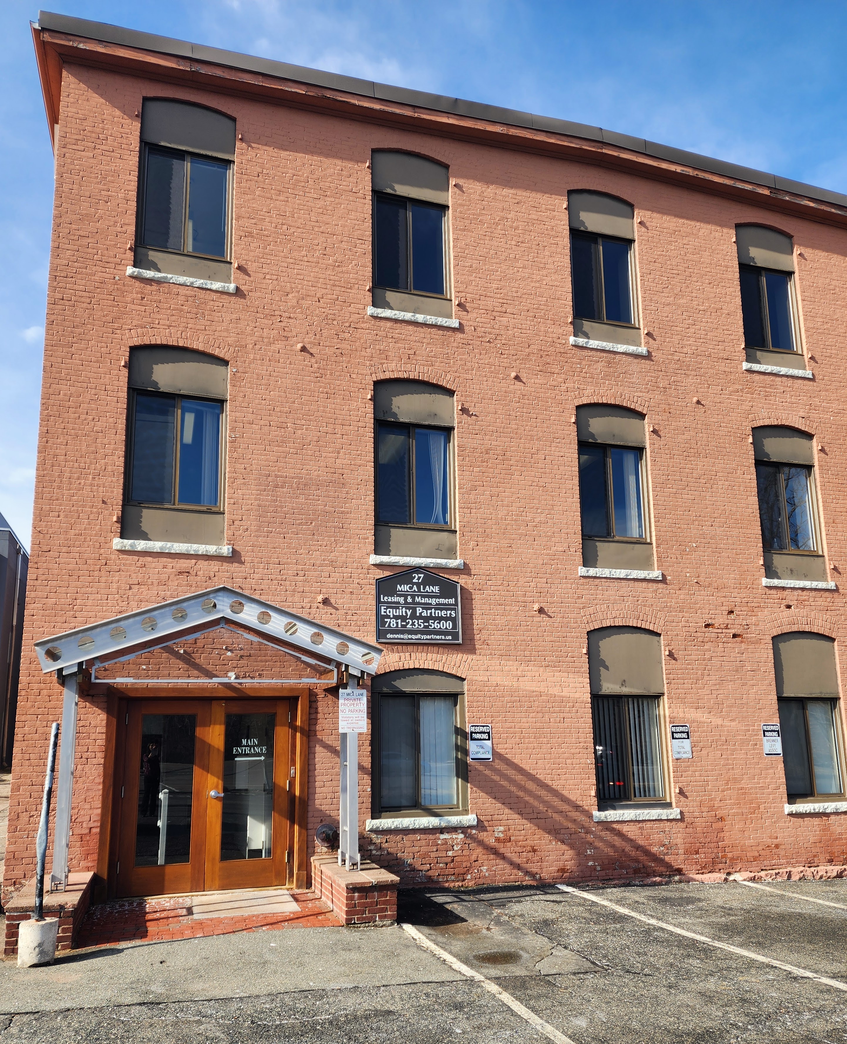 Therapy office at 27 Mica Lane Suite 205 Wellesley, MA 02481.