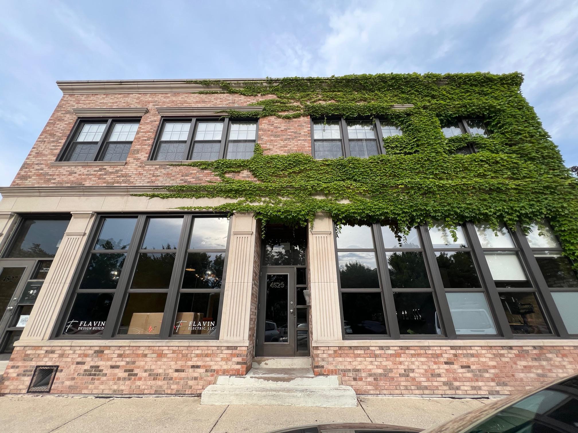 4525 N Ravenswood