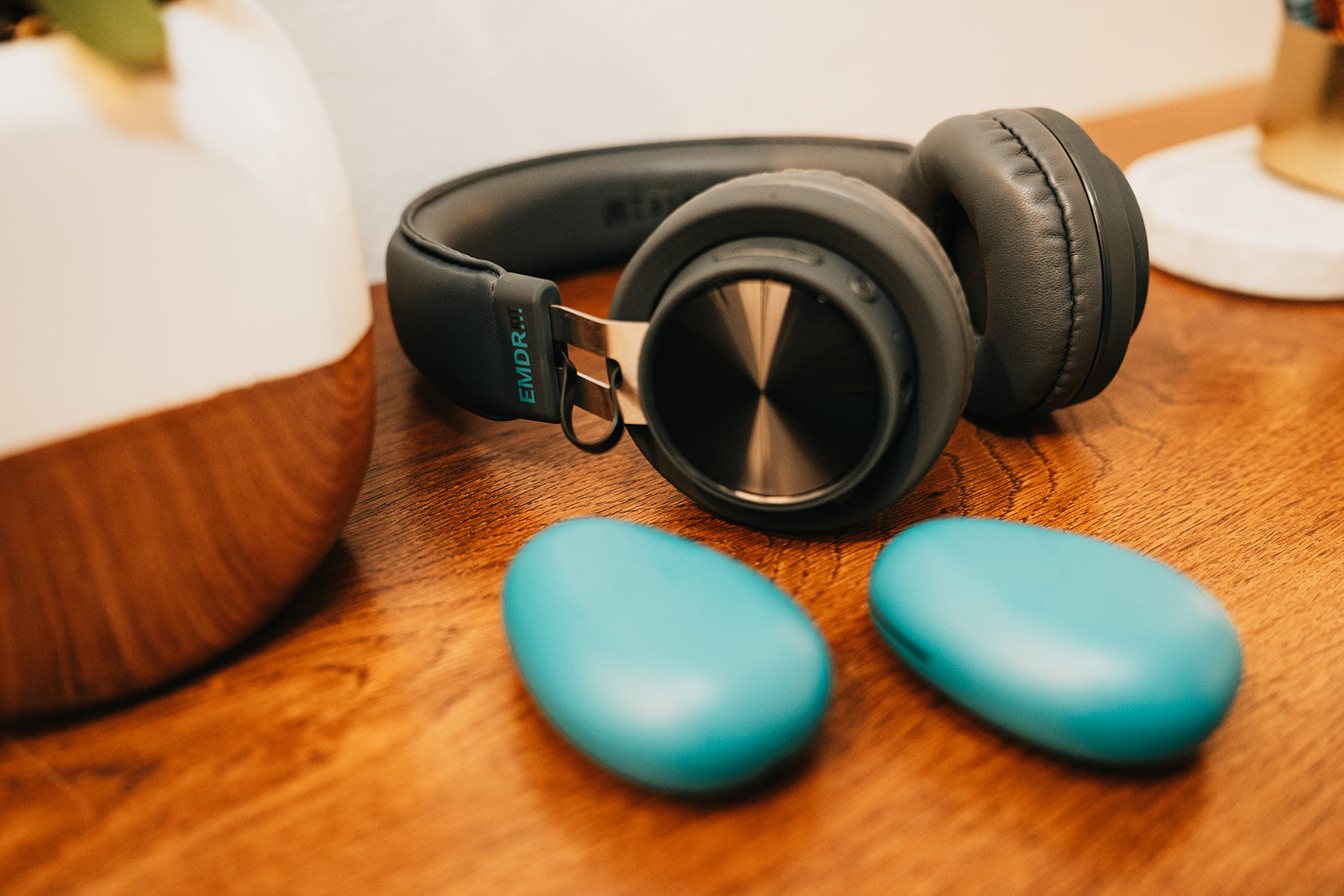 EMDR headphones and tappers
