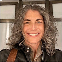Sarah Saffian  Licensed Clinical Social Worker- Psychotherapy Privilege, MFA